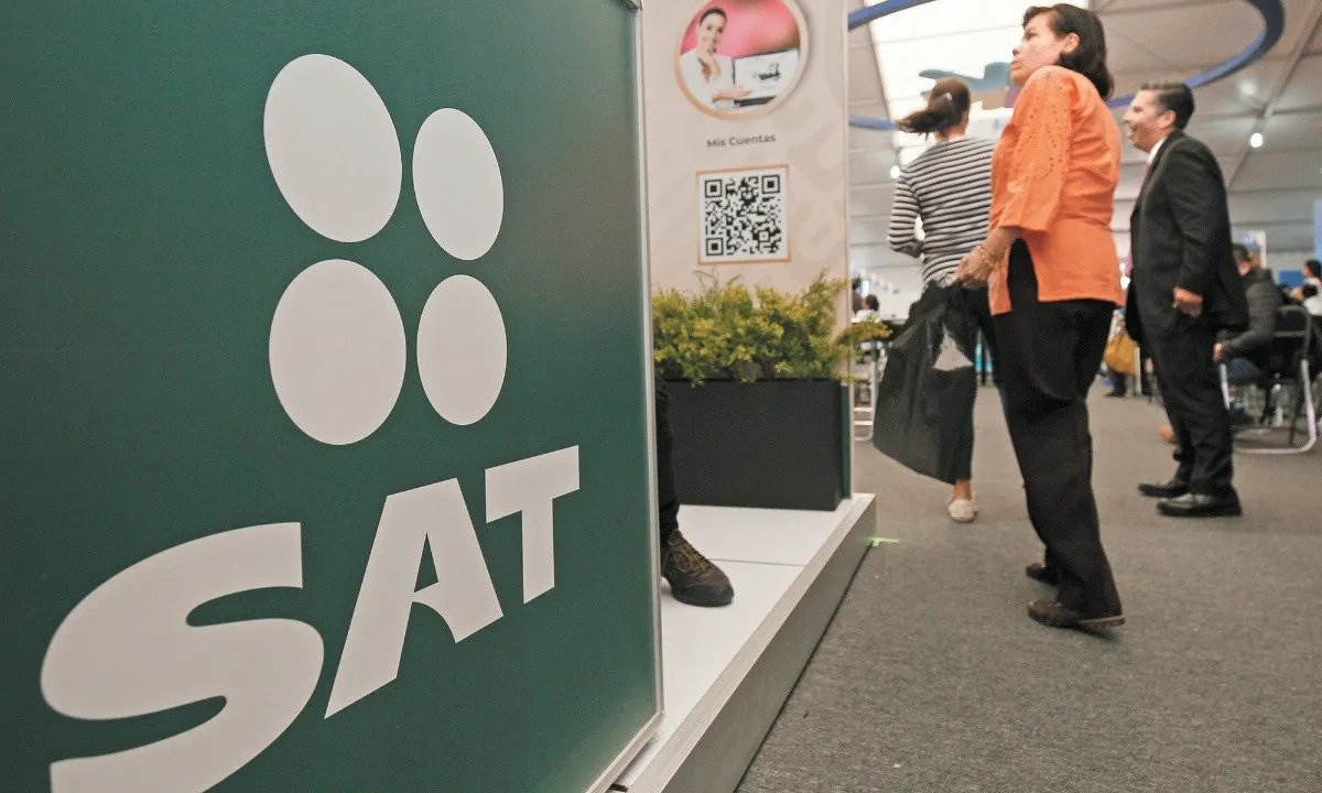 SAT acusa a servidores públicos por remuneración ilegal
