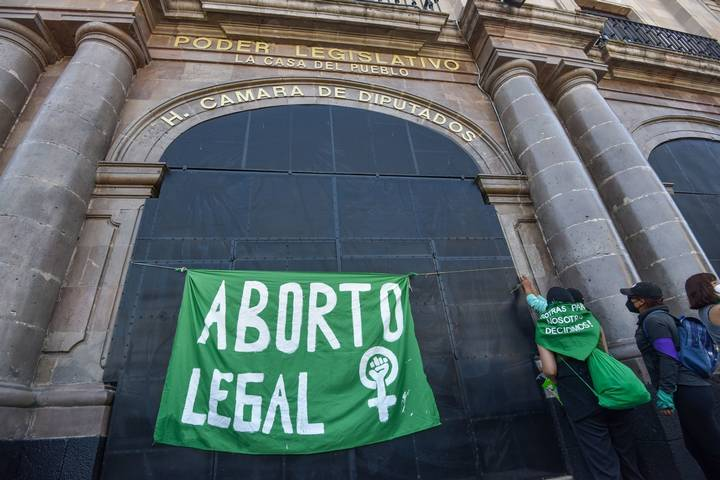 Salud obstaculiza abortos en los estados y no cumple con la despenalización