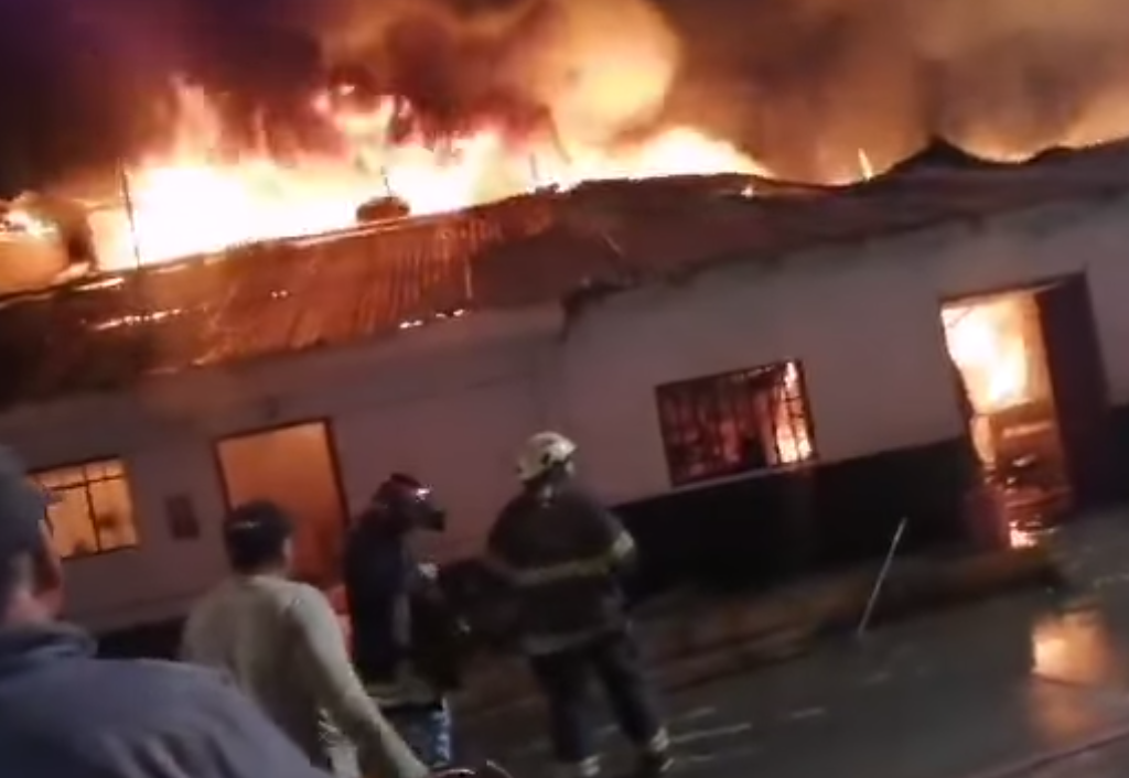 Matan a mujer de la tercera edad dentro de su casa y le prenden fuego