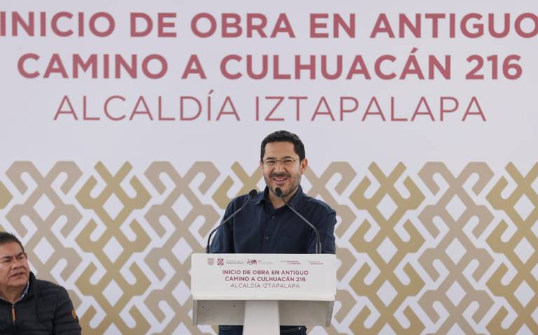 Batres supervisa el inicio de la obra de la nueva unidad habitacional en Iztapalapa