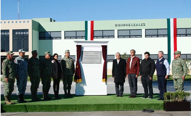 AMLO anuncia que la nueva sede de Aduanas dentro de un regimiento militar en Nuevo Laredo, Tamaulipas.