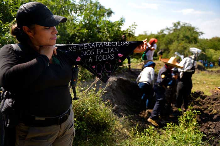 México tiene varios retos para evitar más desaparecidos, fosas clandestinas y ataques a periodistas