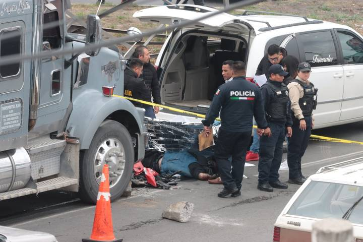 Muere motociclista tras ser arrollado por un tortón