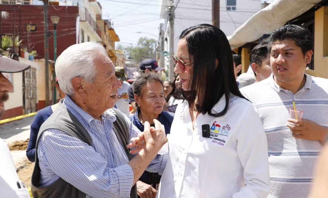 Lía Limón entrega aparatos auditivos a vecinas y vecinas de la Álvaro Obregón del Programa Permanente de Sal ud Auditiva OISSSTE