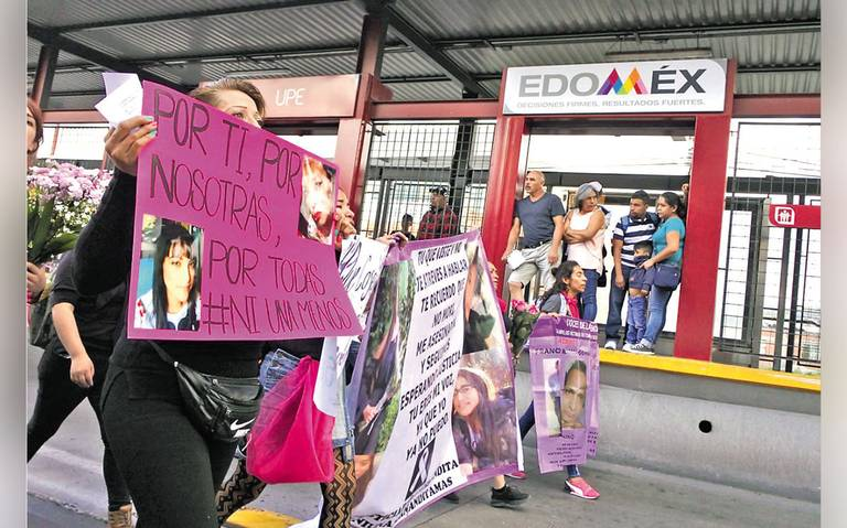 A partir del próximo año la Secretaría de las Mujeres del Estado de México y los programas de justicia con p erspectiva de género ejercerán un presupuesto de 370 millones de pesos, recursos que incluyen la atención a las decla ratorias de alerta de género por feminicidio y desapariciones de mujeres. De acuerdo con lo aprobado por el Congreso en  estos rubros, se autorizaron 260 millones de pesos para dicha secretaría y 110 millones para programas presupuestarios  relacionados con la procuración de Justicia con perspectiva de género. Sobre estos últimos, en el desglose se observ a de 57 millones serán para la “Reparación a Víctimas u ofendidos del delito de feminicidio”, otros 35 millones p ara la «Atención de niñas, niños y adolescentes en situación de orfandad por el delito de feminicidio y desaparició n», y 18 millones más para «Canasta alimentaria por el delito de feminicidio». El Congreso local asignó -por cuarto a ños consecutivos- 260 millones de pesos par