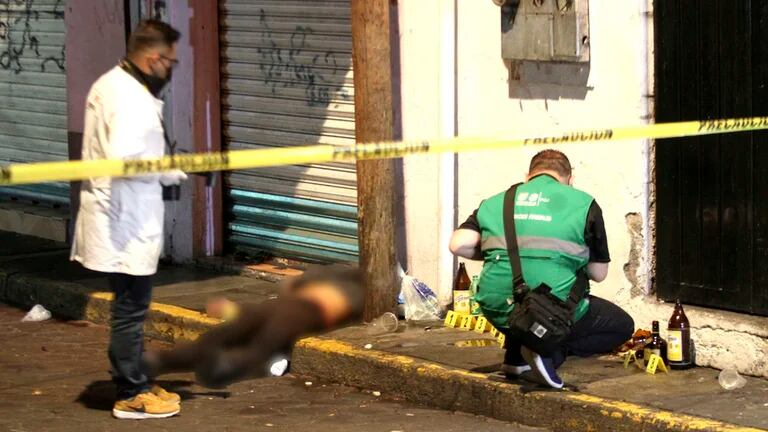 Ejecutan a sujeto de varios tiros en Iztapalapa