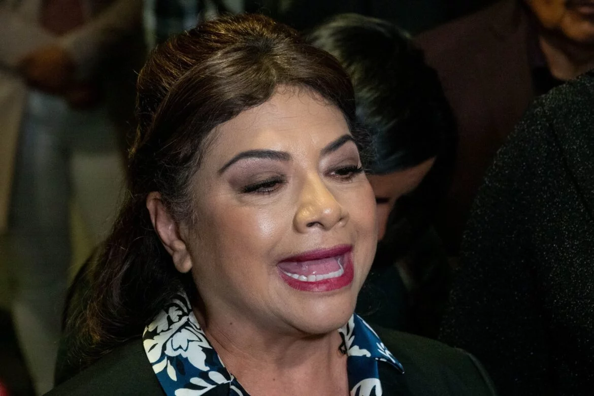 La Barriada/Martín Aguilar/Entre corruptos te veas