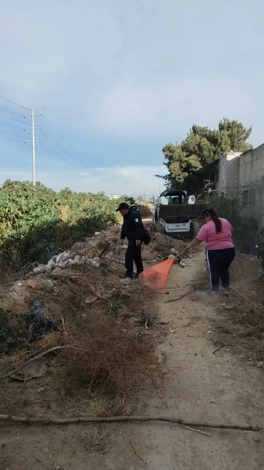 En Chimalhuacán Edoméx, limpia el Canal Río la Compañía para mejorar la Seguridad y la Salud