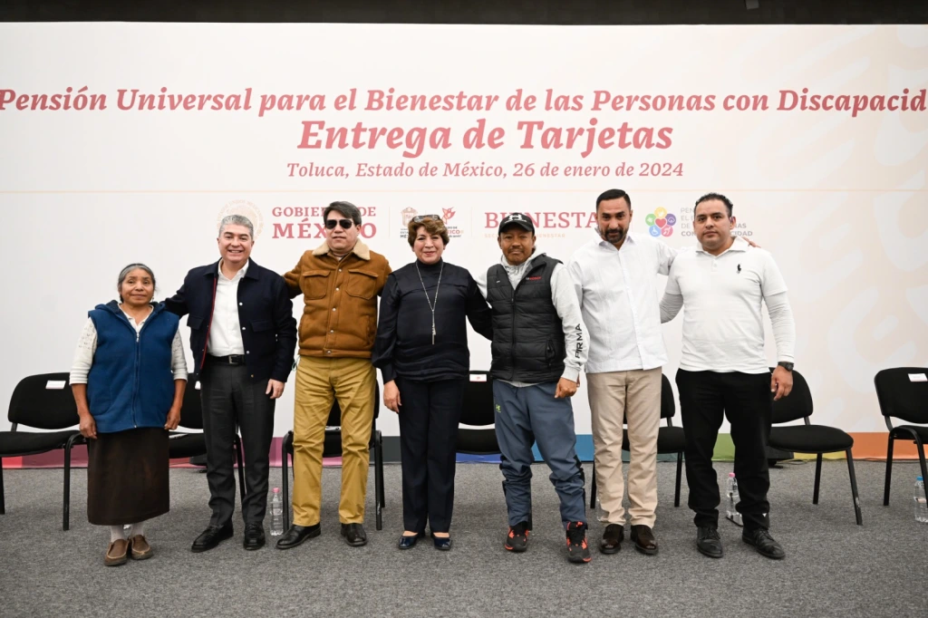 Entrega Gobernadora Delfina Gómez pensiones a Personas con Discapacidad en el Estado de México; 155 mil benefi ciarios en la primera etapa