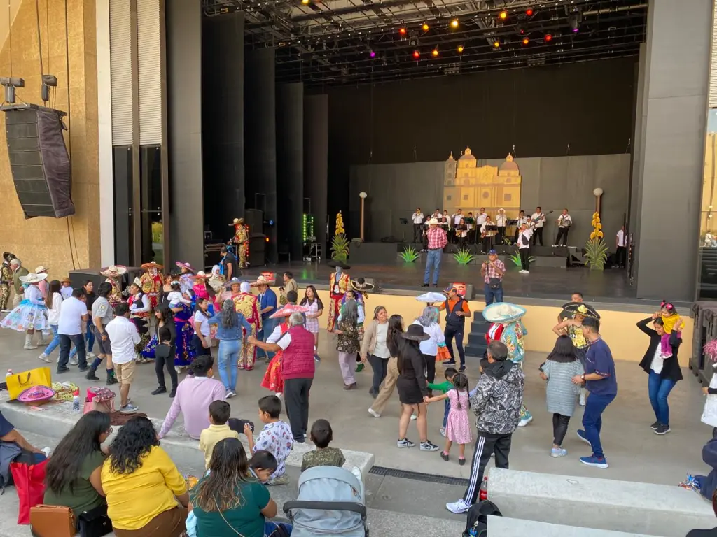Familias de Texcoco en Edoméx, disfrutan del Festival TransformARTE