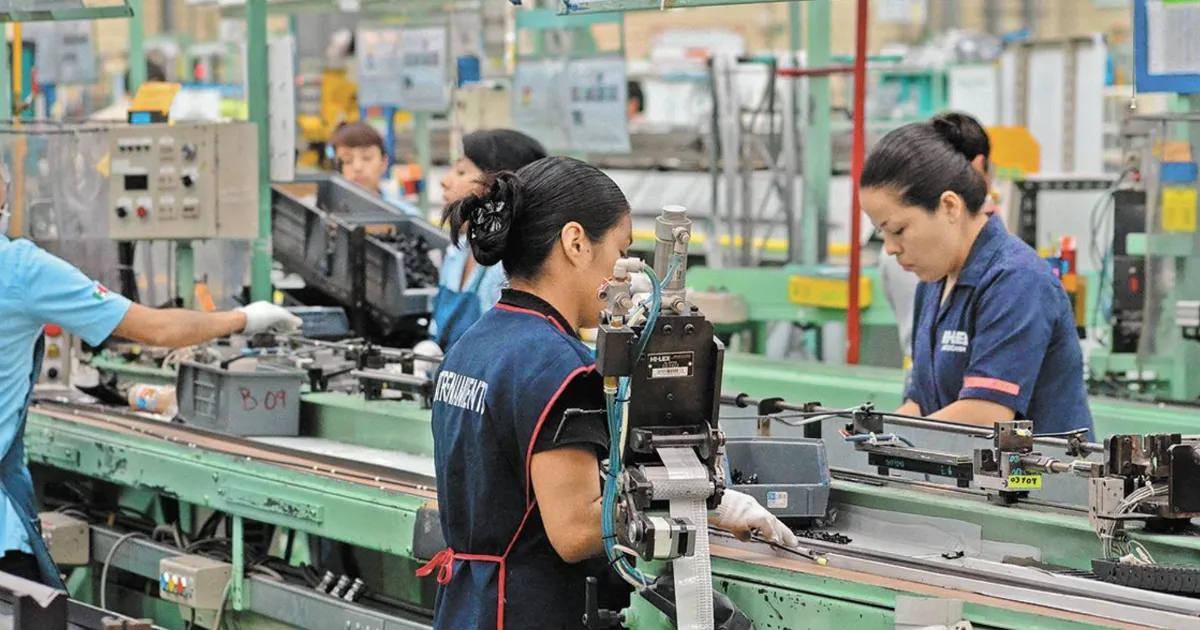 Empresas manufactureras podrán tramitar licencia para poder operar cuando haya contingencia ambiental