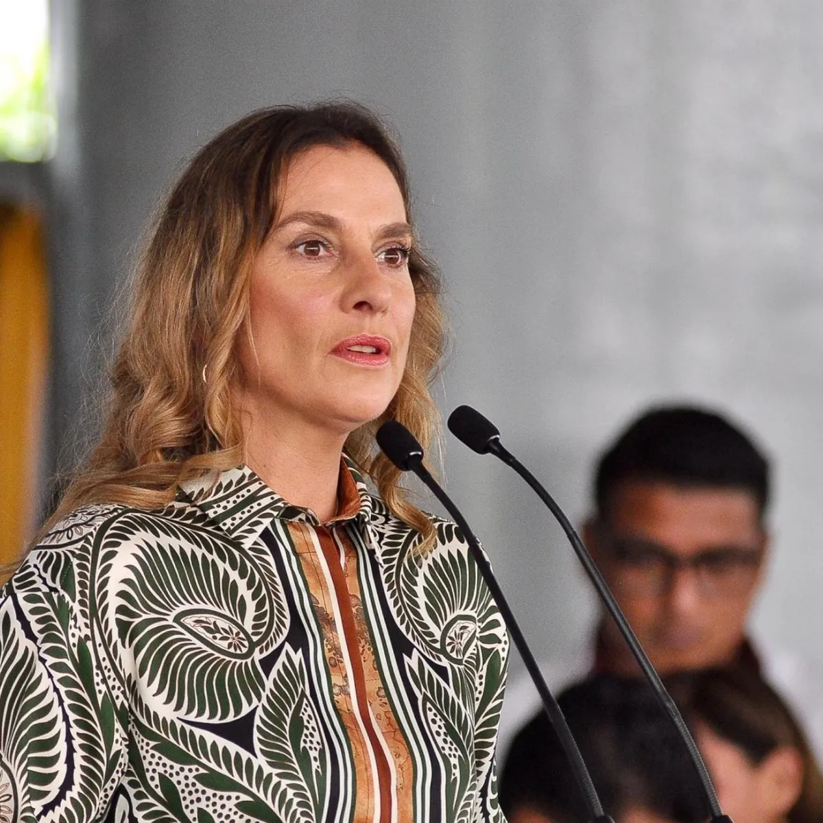 INAI le responde a Gutiérrez Muller por polémica sobre su CV