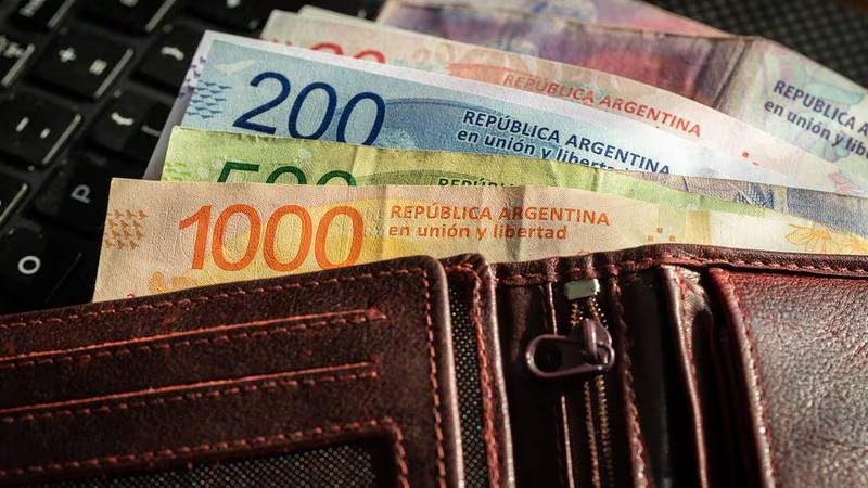 Se incrementa la inflación en Argentina, Banco Central crea billetes de 10mil y 20 mil pesos argentinos
