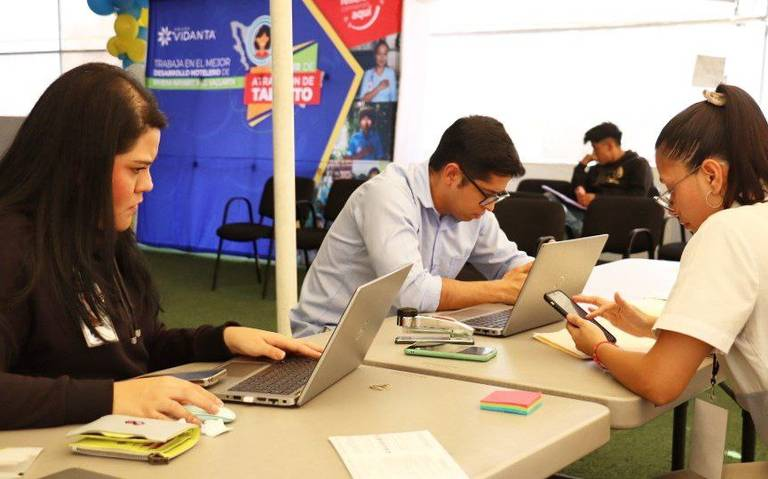 STyFE promueve a 49 personas de la CDMX para trabajar en el hotel Nuevo Vallarta