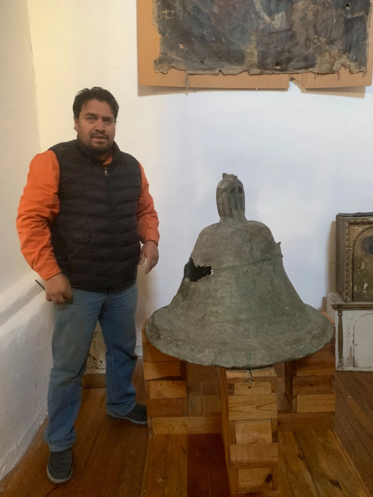 INAH entrega la campana de Cusihuiriachi, tras ser Recuperada y Restaurada