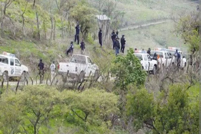 Tras Asesinato de 30 Personas en Buenavista Guerrero México, Guerrero por un Grupo Criminal llegan GN y Policí as a Restear la Zona