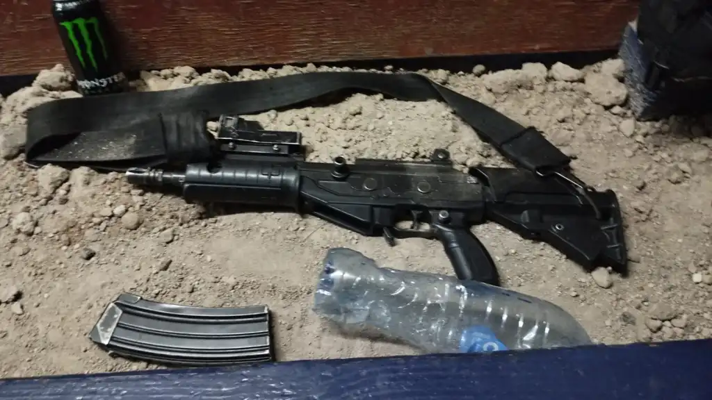 Policía Muere a Causa de un Disparo de arma de Fuego Realizado ‘por error’ por uno de sus Compañeros dentr o de unas Instalaciones Policiacas en Iztapalapa CDMX