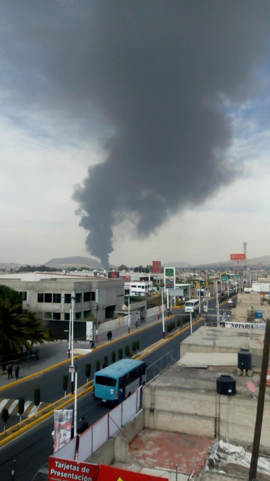 En Valle de Chalco Edoméx, se Reportó fuerte incendio en Recicladora