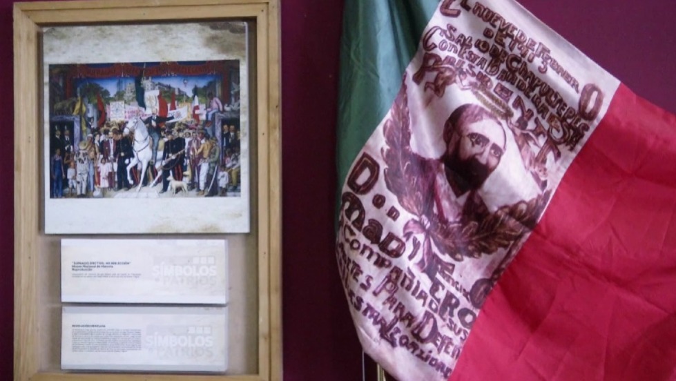 Es la Bandera Nacional Mexicana símbolo de identidad Social