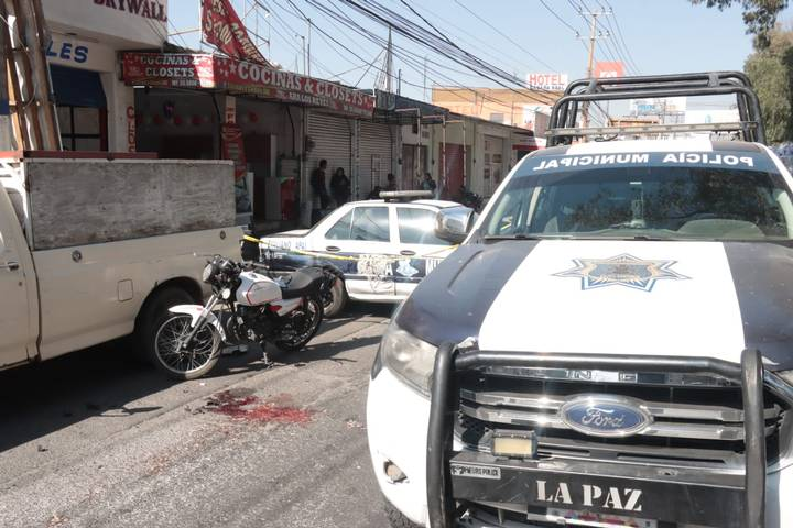 Tráiler derriba a motociclista y luego le aplasta la cabeza en la México-Puebla