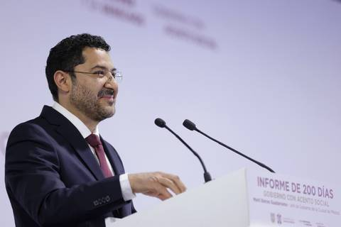 La relación con Carlos Slim se mantiene en buenos términos: Martí Batres durante entrega de credenciales a Tr abajadores no Asalariados