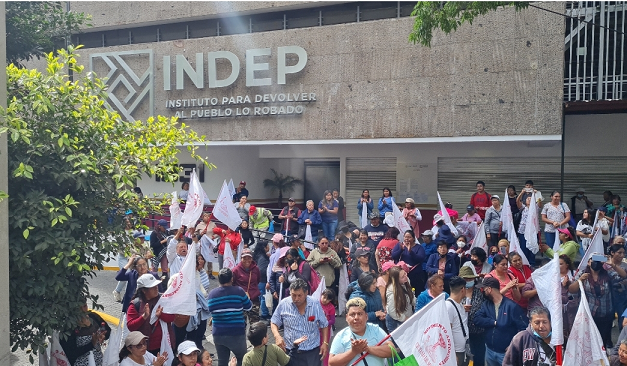 Con marcha pacífica antorchistas exigieron que el INDEP cumpla su compromiso de devolver al pueblo lo roba do