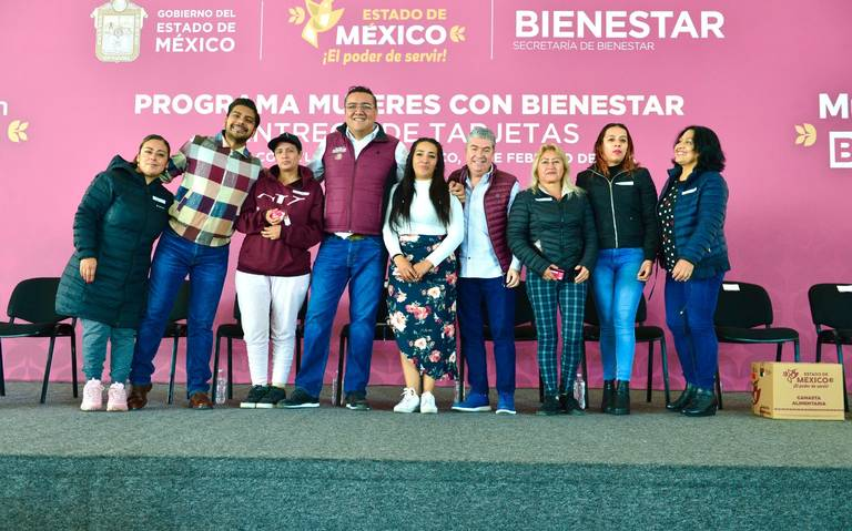 Entregan tres mil tarjetas del bienestar en Neza