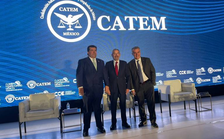 Empresarios, funcionarios y líderes sindicales acuden a la inauguración de la Cumbre Nearshoring México