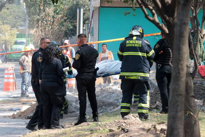 Encuentran cadáver echado a perder en un canal de aguas negras de Iztapalapa
