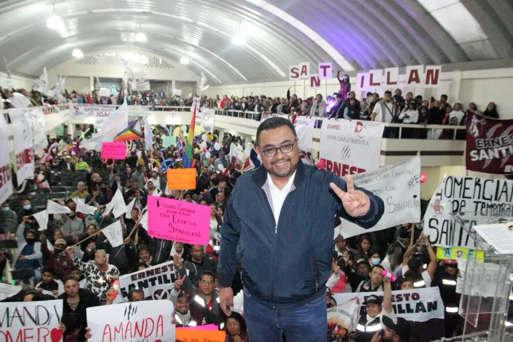 Ernesto Santillán Logra Reunir 30 mil Personas en Asamblea Pública en Ecatepec Edoméx