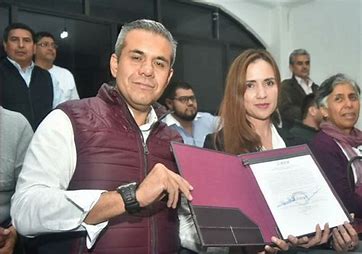 Nepotismo guinda: Alcalde de MORENA en Ecatepec, «heredará» cargo a su esposa