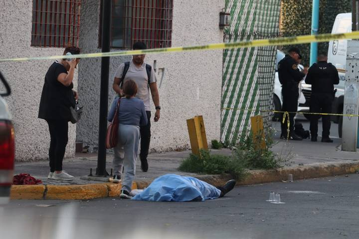 Ejecutan a sujeto en calles de Iztapalapa