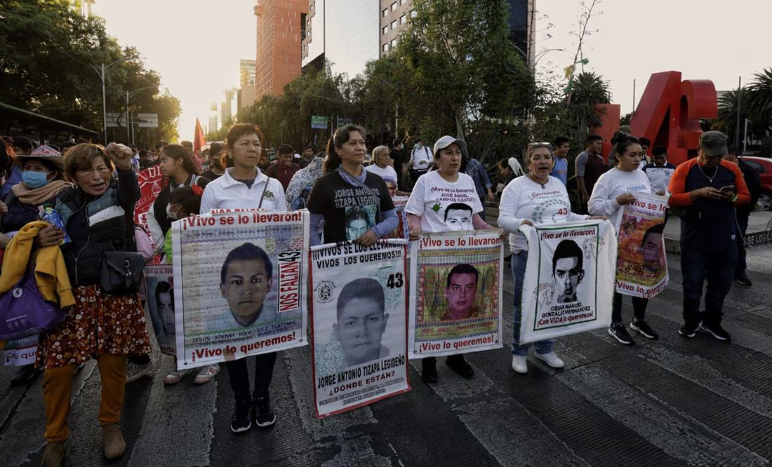 No vamos a dejar a que AMLO nos condicione: Padres de normalistas