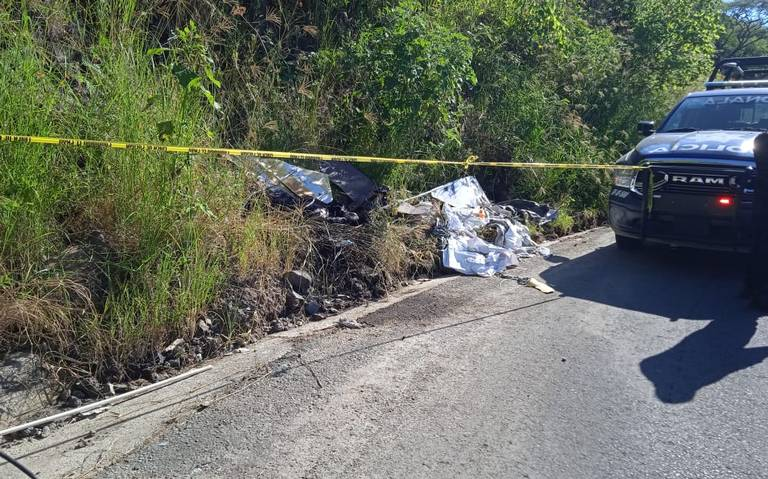 Ejecutan a dos sujetos a balazos en Neza
