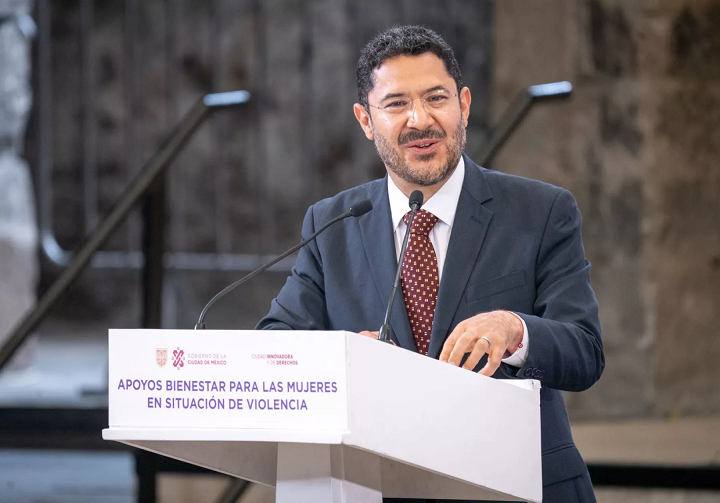 Batres reconoce a los legisladores por aprobar reformas sobre la corrupción inmobiliaria