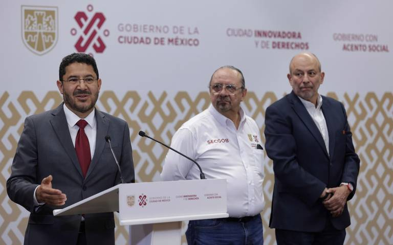 Batres advierte que seguirá usando la réplica para aclarar falsedades