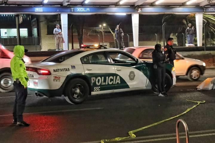 Muere hombre arrollado sobre Tlalpan frente al Metro Xola
