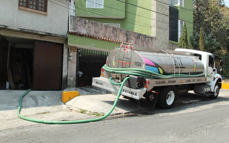 Denuncian diputados locales que capitalinos compran pipas de agua muy caras