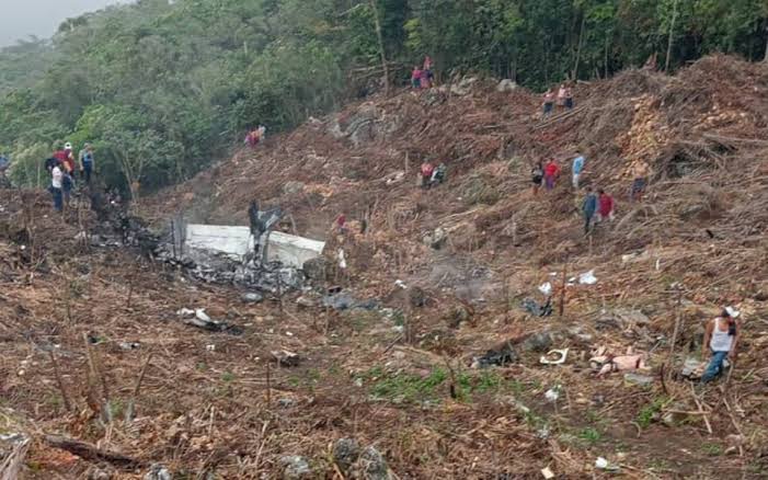 Diputado Juan Pablo Montes de Oca junto con su esposa e hijos mueren al desplomarse avioneta en que viajaban