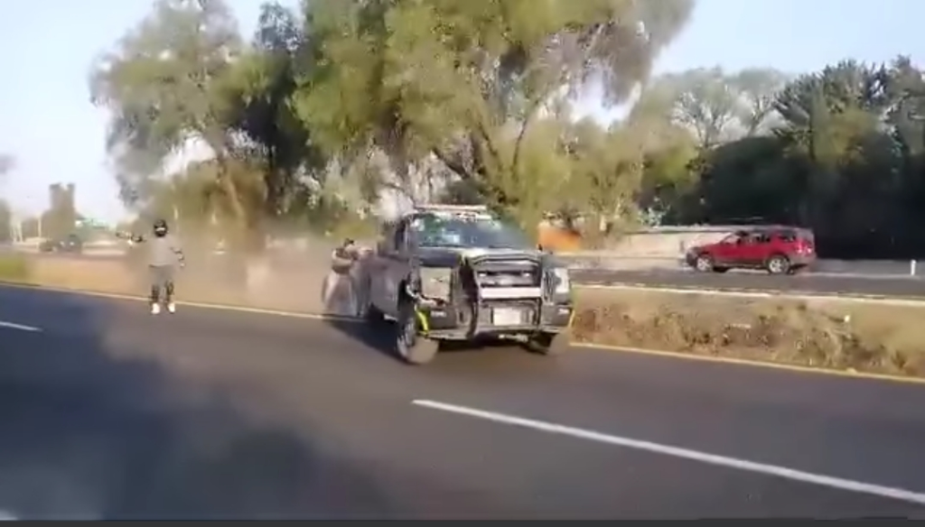 Escapa Policía Estatal de Edoméx, tras accidente en autopista México-Pirámides antes que la Guardia Nacional