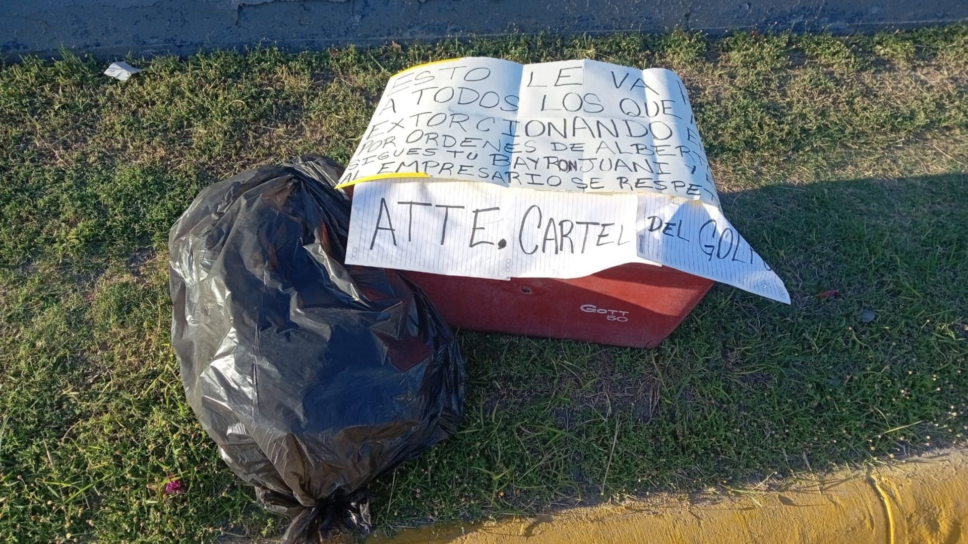 Hallan hielera con restos humanos y un narcomensaje en Reynosa, Tamaulipas