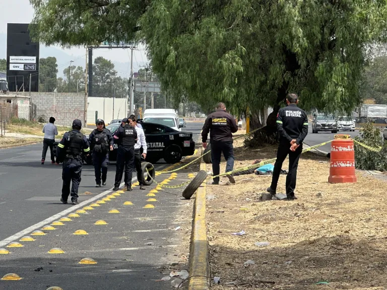 Sin Vida hallan a hombre Desconocido en Camellón de la México Cuautla