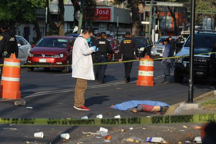 Ambulancia arroya y mata a vendedor de café y pan en Iztapalapa