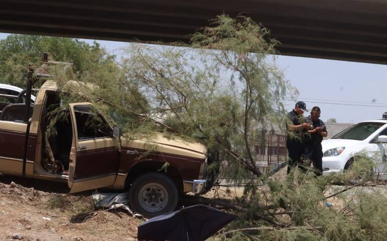 Chofer ebrio arrolla a cuatro personas y mata a una en Ecatepec y lo intentan linchar