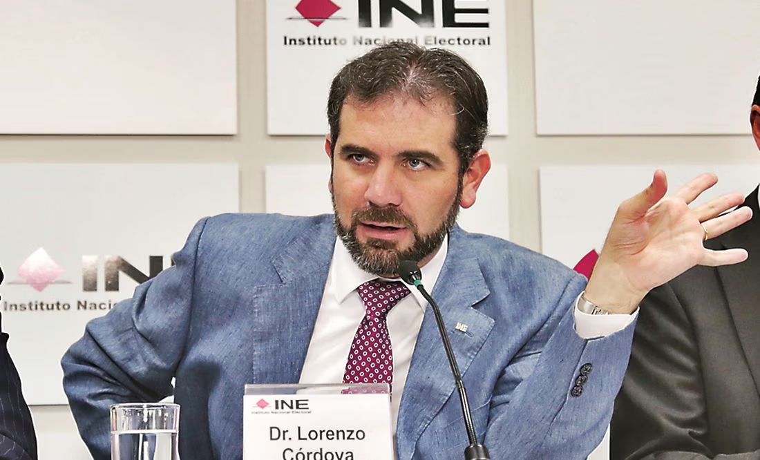 Lorenzo Córdova rechaza irregularidades en su gestión al frente del INE