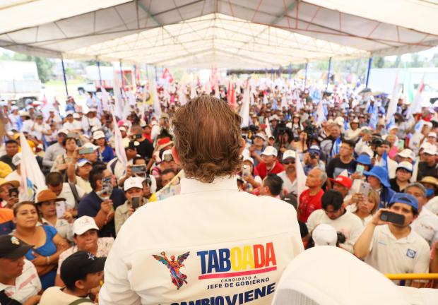Santiago Taboada se compromete a rescatar el campo y recuperar la seguridad durante su recorrido por la Alcaldí a Tláhuac
