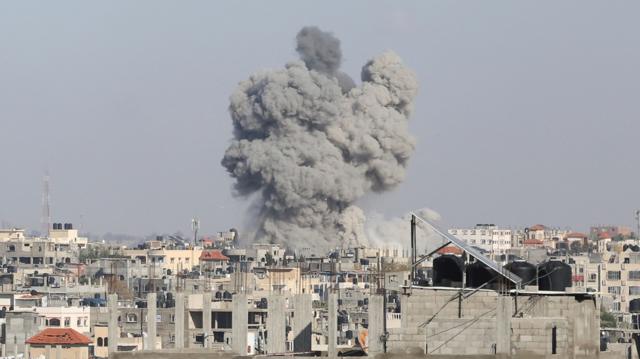 Desoye Israel orden de La Haya; no cesa ataque a Rafah