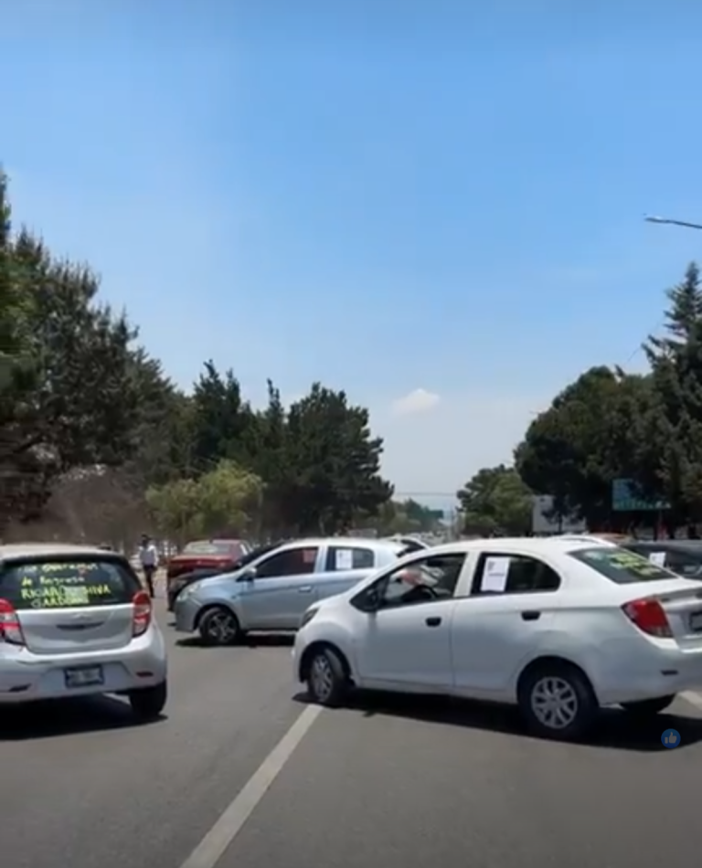Paseo Tollocan Bloquean en Toluca Edoméx, por desaparición de Conductor de Uber en calles de Tultitlán