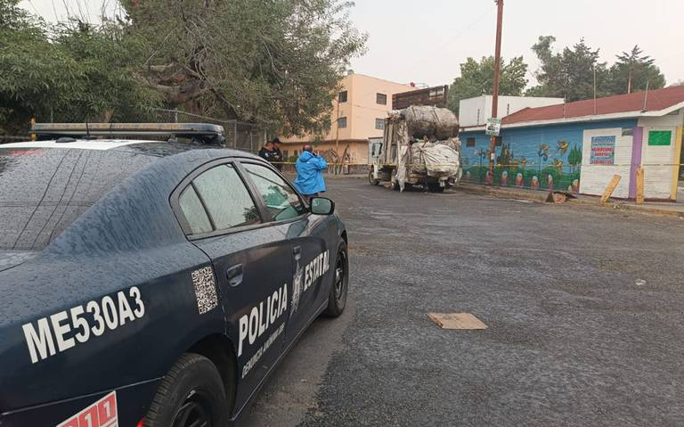 Muere trabajador de limpia al caer de un camión en Naucalpan