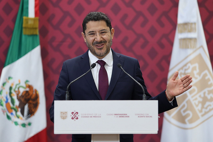 Martí Batres presenta iniciativa para que las unidades habitacionales cuenten con su propio presupuesto públic o asignado